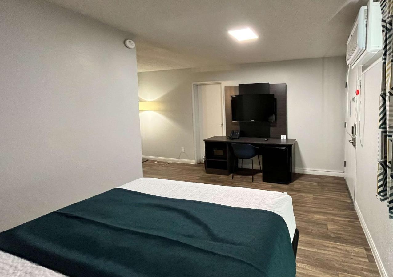 Motel 6 Las Vegas Nv Downtown Fremont St Luaran gambar